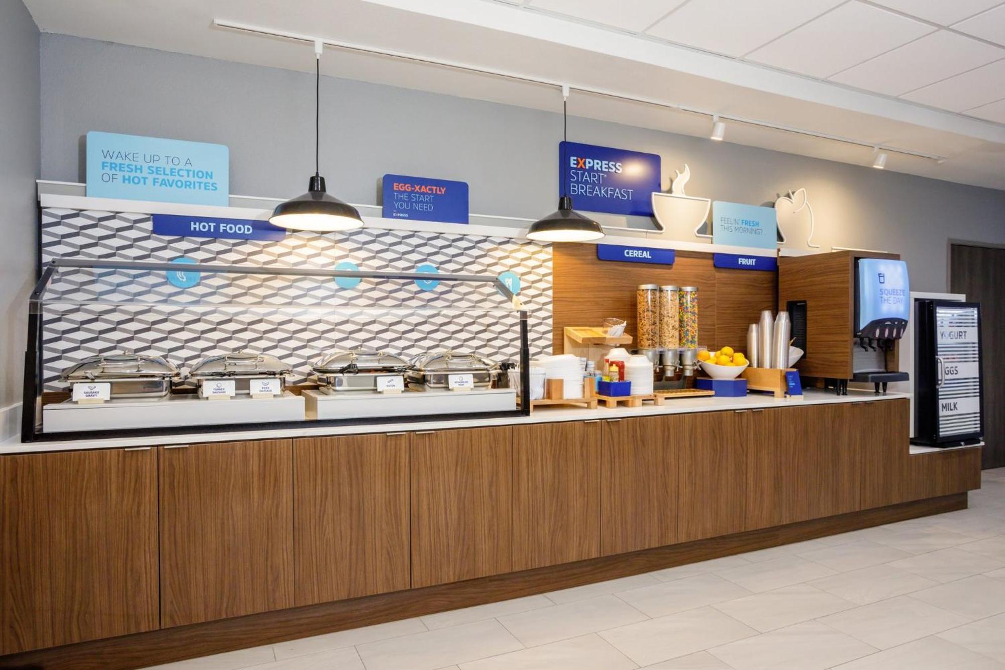 Hotel Express & By Ihg 3*