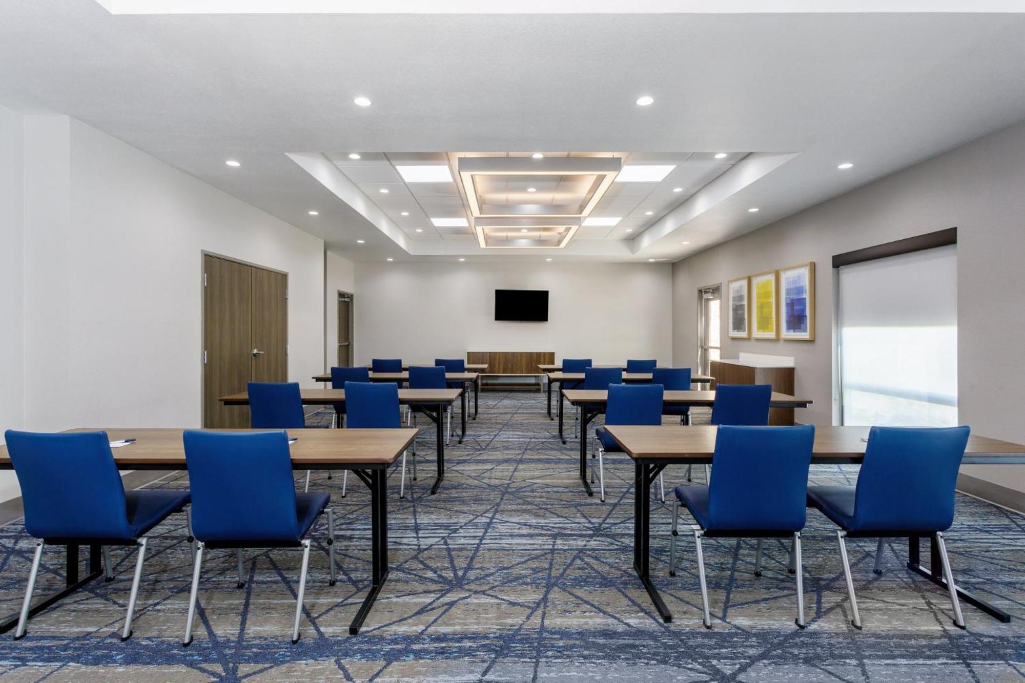 Hotel Express & By Ihg